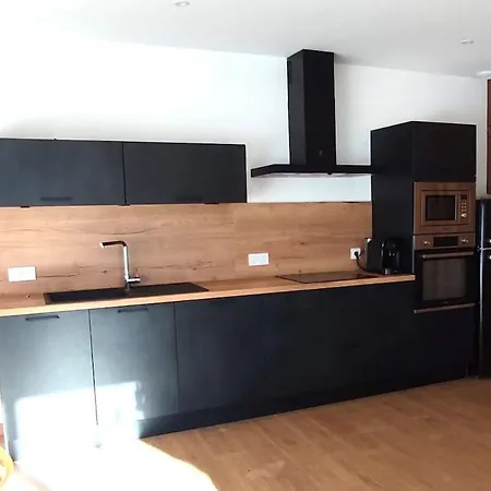 Au Coeur De La Foret Au Calme Et Proche Des Pistes Et Des Commodites Apartmán *