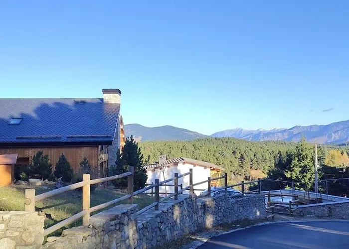 Au Coeur De La Foret Au Calme Et Proche Des Pistes Et Des Commodites