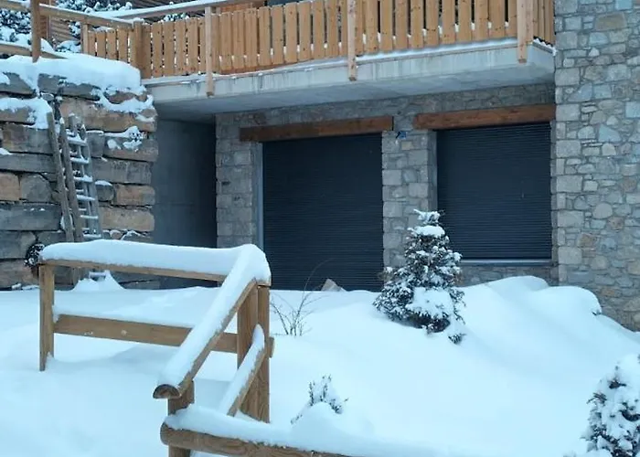 Au Coeur De La Foret Au Calme Et Proche Des Pistes Et Des Commodites *