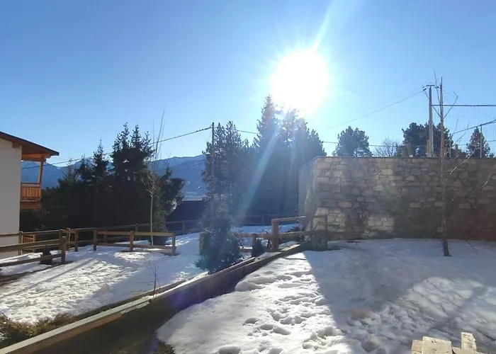 Au Coeur De La Foret Au Calme Et Proche Des Pistes Et Des Commodites *